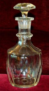 超过100年的重型俄罗斯水晶灵瓶